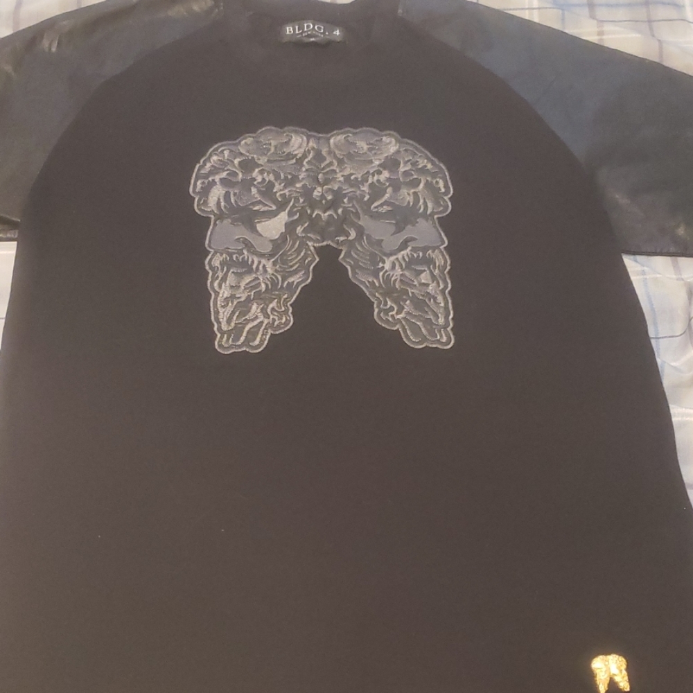 Black shirt 3/4 sleeves
